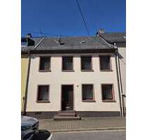 Haus zum Kaufen in Wadern 89.000,00 € 110 m²