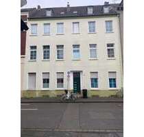 Haus zum Kaufen in Krefeld 325.000,00 € 270 m²