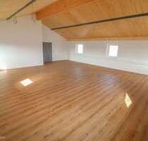 Büro in Surheim 1.070,00 € 107 m²
