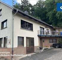 Haus zum Kaufen in Idar-Oberstein 190.000,00 € 151.79 m²
