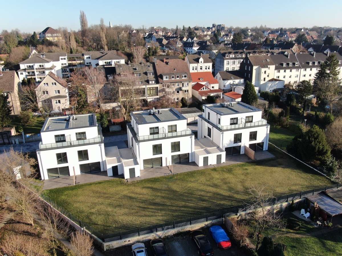 Haus zum Mieten in Gelsenkirchen 2.550,00 € 170 m²