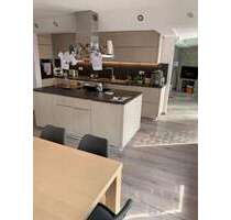 Haus zum Mieten in Gäufelden 2.200,00 € 195.17 m²