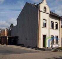 Haus zum Kaufen in Düren-Hoven 311.000,00 € 180 m²