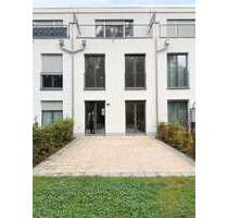 Haus zum Mieten in Berlin 2.074,14 € 137.16 m²