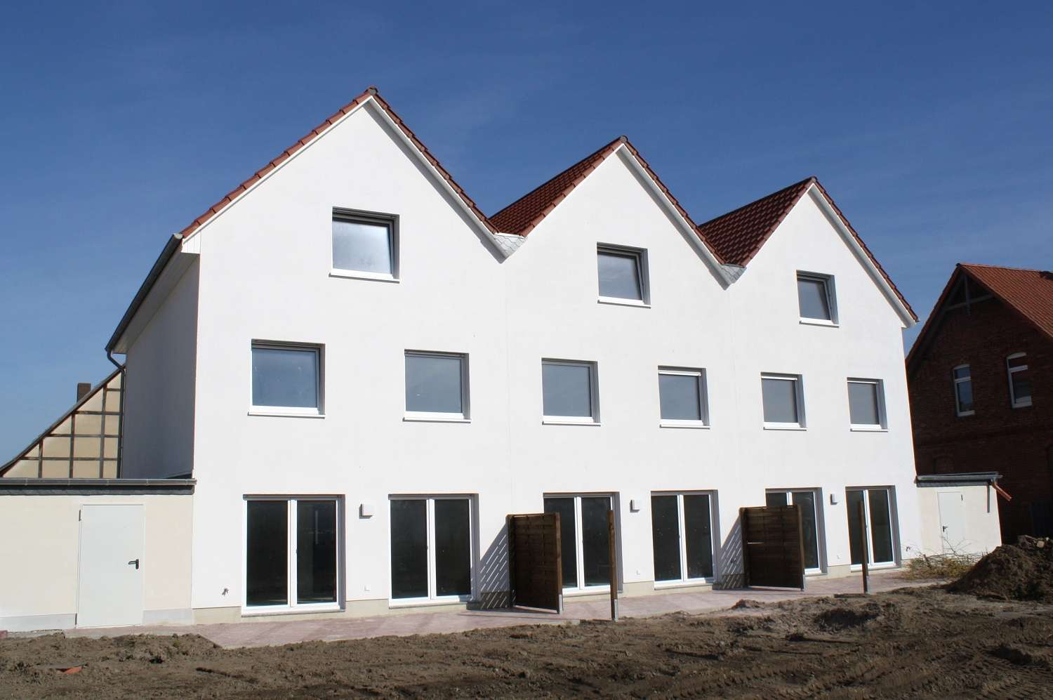 Haus zum Mieten in Uetze-Dollbergen 1.140,00 € 153.93 m²