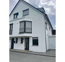 Haus zum Mieten in Neusäß 2.300,00 € 140 m²