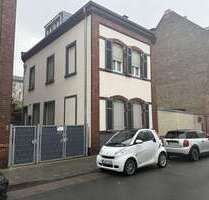 Haus zum Mieten in Frankfurt 2.150,00 € 120 m²