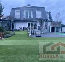 Haus zum Kaufen in Frankfurt am Main Bergen-Enkheim 1.450.000,00 € 350 m² - Frankfurt am Main / Bergen-Enkheim