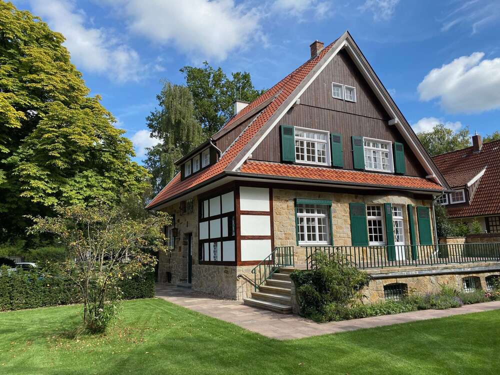 Haus zum Mieten in Gütersloh 2.425,00 € 166 m²