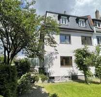 Haus zum Mieten in Frankfurt am Main 3.200,00 € 217 m²