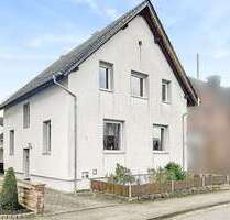 Haus zum Kaufen in Lügde 155.000,00 € 173.75 m²