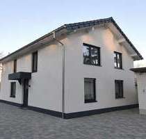 Haus zum Mieten in Eitorf-Huckenbröl 2.480,00 € 254 m²