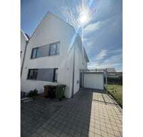 Haus zum Mieten in Neulussheim 2.200,00 € 167 m²