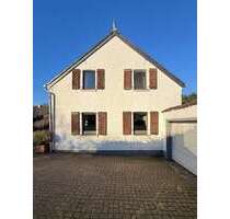 Haus zum Kaufen in Meerbusch 1.360.000,00 € 185 m²