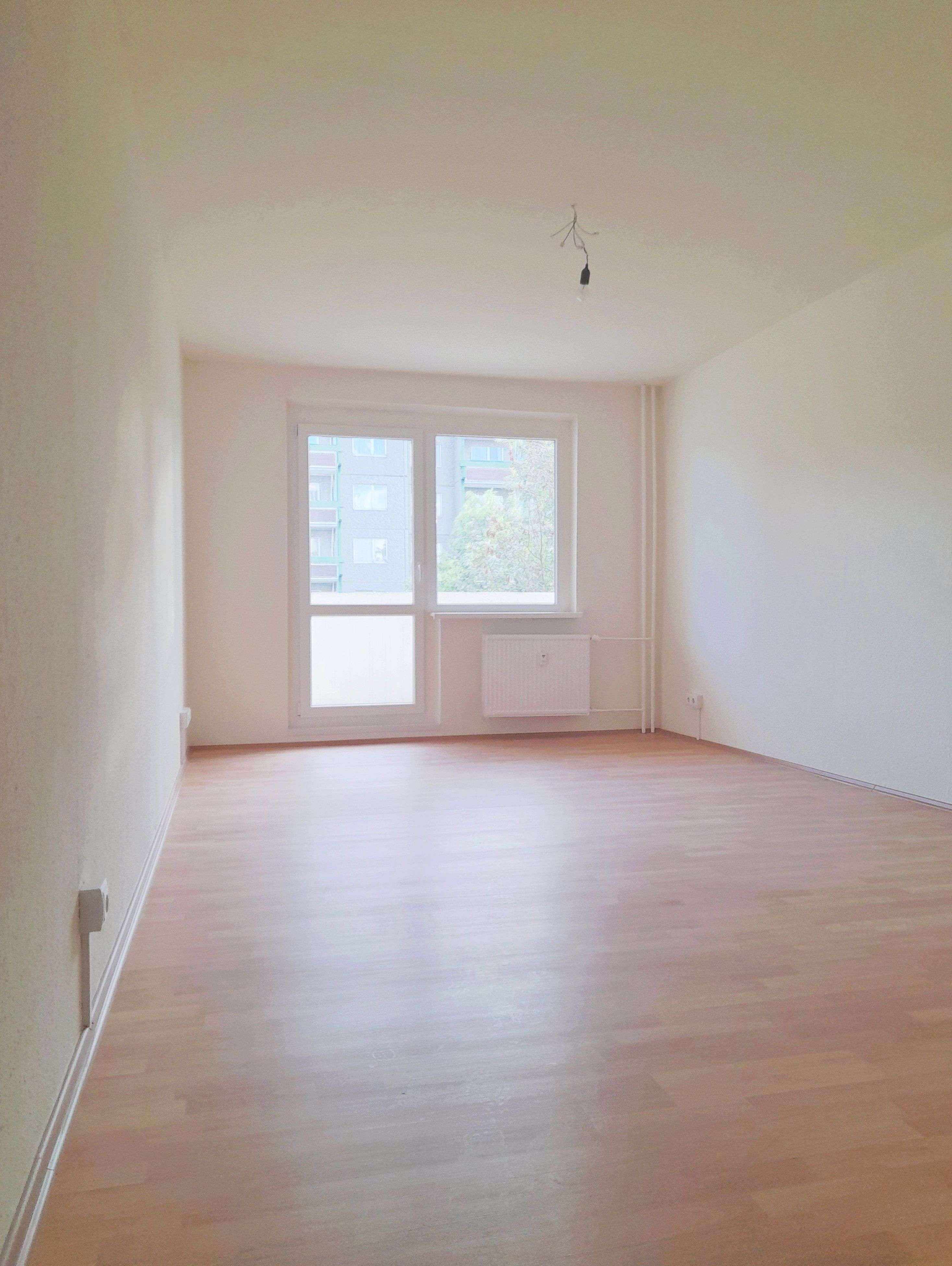 Wohnung zum Mieten in Rötha 280,00 € 32.5 m²