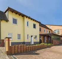 Haus zum Kaufen in Biedesheim 219.000,00 € 215 m²