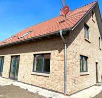 Haus zum Mieten in Wedemark Bissendorf 2.300,00 € 200 m² - Wedemark / Bissendorf