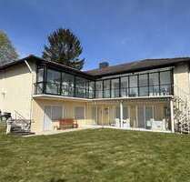 Haus zum Kaufen in Bad Homburg v. d.Höhe Ober-Erlenbach 1.150.000,00 € 302 m² - Bad Homburg v. d.Höhe / Ober-Erlenbach