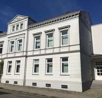 Haus zum Kaufen in Eutin 280.000,00 € 273 m²