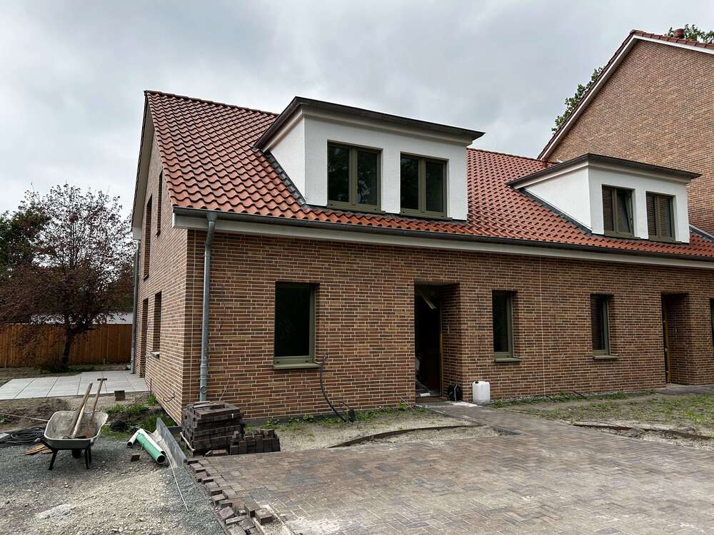 Haus zum Mieten in Isernhagen 2.380,00 € 140 m²