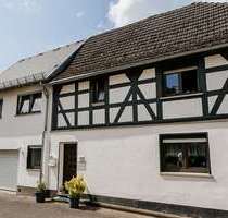 Haus zum Kaufen in Arzbach 270.000,00 € 165 m²