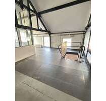 Halle in Düsseldorf 600,00 € 105 m²