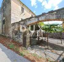 Haus zum Kaufen in Oprtalj 200.000,00 € 460 m²