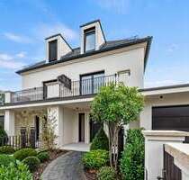 Haus zum Kaufen in München 2.490.000,00 € 234 m²