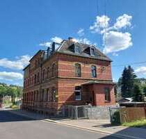 Haus zum Kaufen in Klingenthal 57.000,00 € 193.28 m²