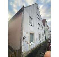 Haus zum Kaufen in Oettingen i.Bay. 98.000,00 € 160 m²