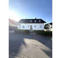 Haus zum Kaufen in Eiterfeld 235.000,00 € 208.49 m²