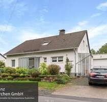 Haus zum Kaufen in Hellenthal 269.000,00 € 176.35 m²