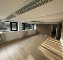 Büro in Krefeld 450,00 € 50 m² - 450,00 EUR Kaltmiete, ca.  50,00 m² in Krefeld (PLZ: 47800)
