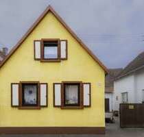 Haus zum Kaufen in Lingenfeld 310.000,00 € 216 m²