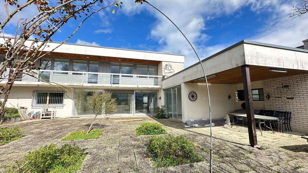 Haus zum Mieten in Nürtingen 3.900,00 € 450 m²