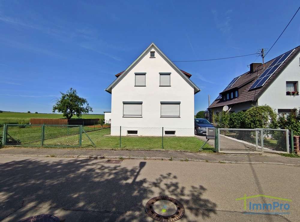 Haus zum Mieten in Altdorf 2.350,00 € 121 m²