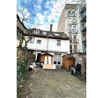 Haus zum Kaufen in Frankfurt 1.650.000,00 € 327.5 m²