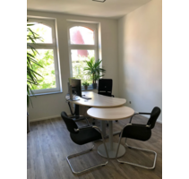 Büro in Apolda 300,00 € 38 m² - 300,00 EUR Kaltmiete, ca.  38,00 m² in Apolda (PLZ: 99510)