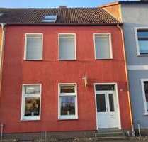 Haus zum Kaufen in Malchin 95.000,00 € 142 m²