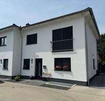Haus zum Mieten in Niederkassel 2.150,00 € 152.87 m²