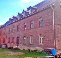 Haus zum Kaufen in Teuchern 135.000,00 € 520 m²