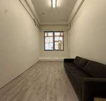 Halle in Berlin 170,00 € 17 m² - 170,00 EUR Kaltmiete, ca.  17,00 m² in Berlin (PLZ: 13597)