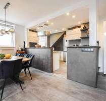 Wohnung zum Kaufen in Düsseldorf 370.000,00 € 121 m²