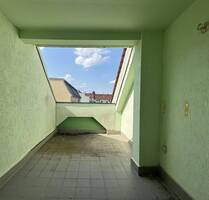 Unrenovierte Dachgeschosswohnung mit 5 Zimmern und Terrasse - Görlitz Innenstadt