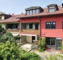 Zweifamilienhaus + großem Süd-Garten mit Baumhaus + Nord-Garten - München / Am Hart