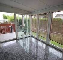 Eigennutzung oder Investition: 4-Parteienhaus in Essen-Steele mit Garten, Wintergarten, 5 Garagen