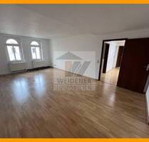 4-Raum-Dachgeschoss-Wohnung mit Balkon (Südseite), Gäste-WC und Mietergarten. - Gera Innenstadt