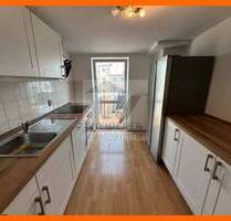 4-Raum-Dachgeschoss-Wohnung mit Balkon (Südseite), Gäste-WC und Mietergarten. - Gera Innenstadt