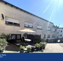 Familienfreundliches Zweifamilienhaus mit Kamin, Garten und besonderem Freizeitbereich - Friedrichsthal