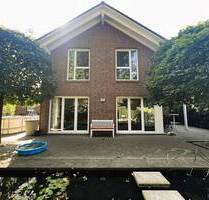2 erstklassige Immobilien auf großem Grundstück in Luhdorf - Winsen (Luhe)